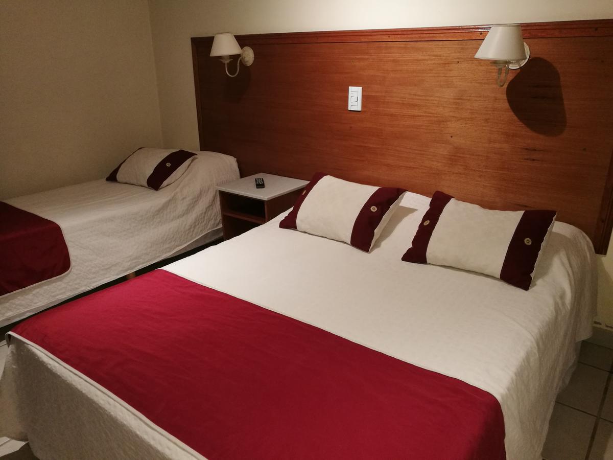 Hotel Francia Tandil Esterno foto